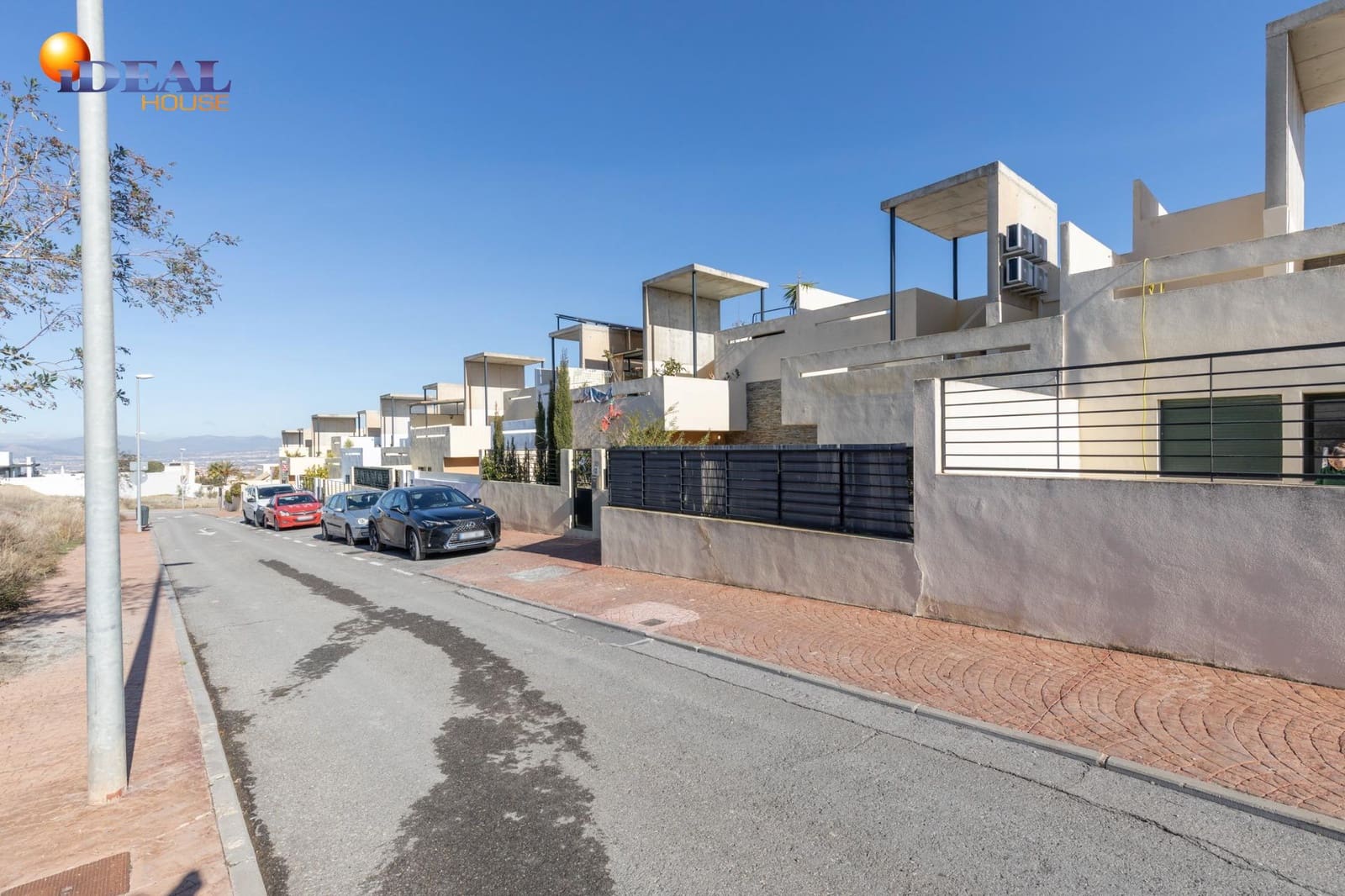 4 soveværelse Rækkehus til salg i Las Gabias med swimmingpool garage - € 299.000 (Ref: 9494543)