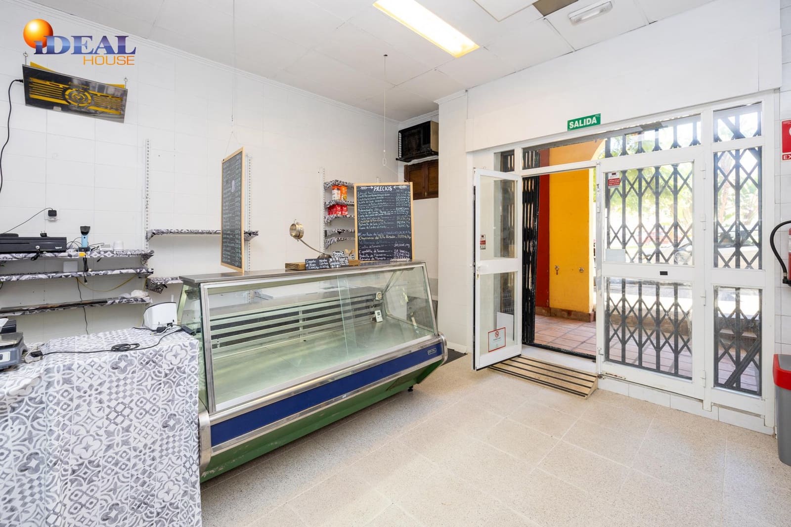 Commercial for sale in Motril - € 55,000 (Ref: 9494548)