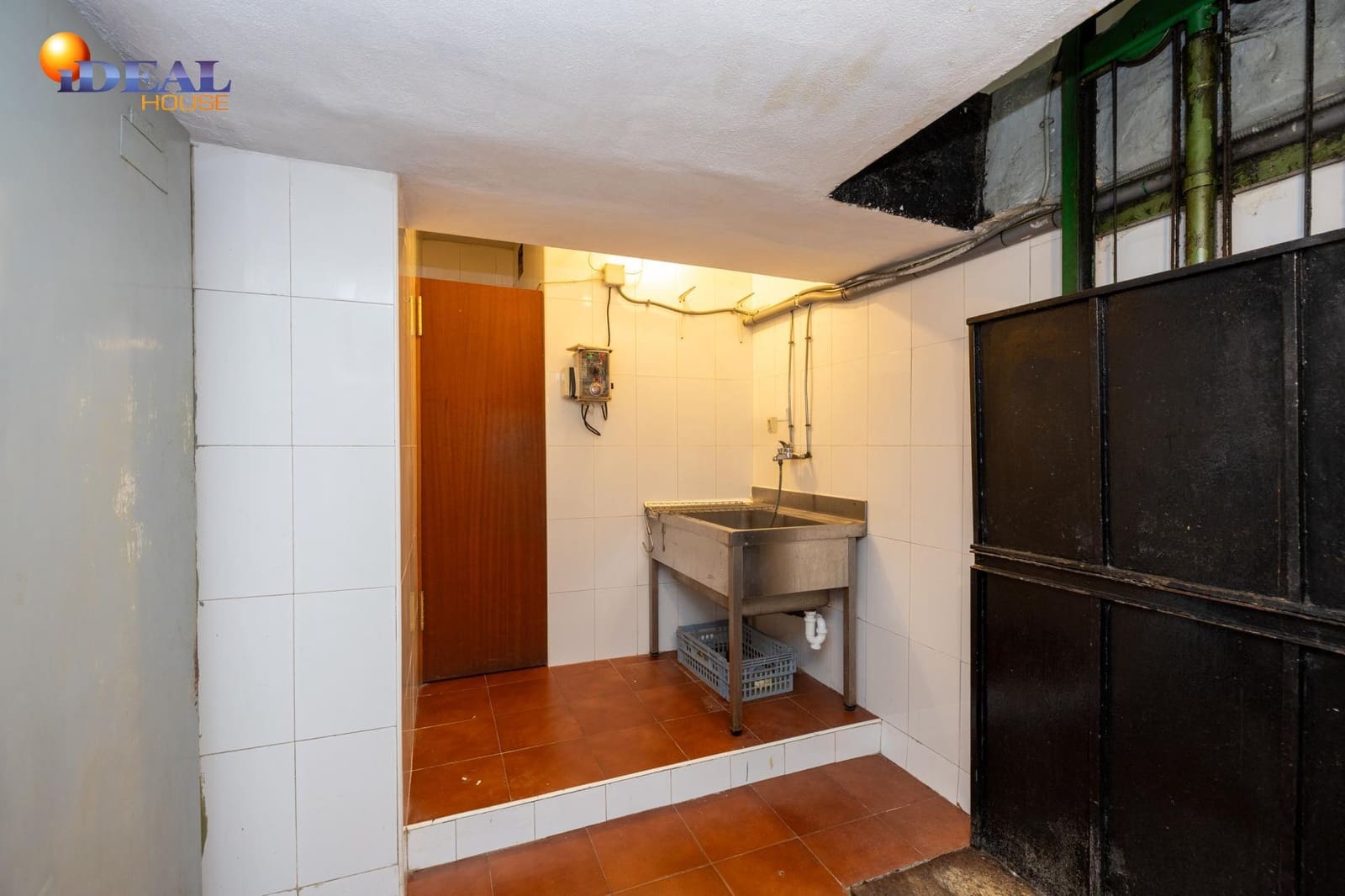 Commercial for sale in Motril - € 55,000 (Ref: 9494548)