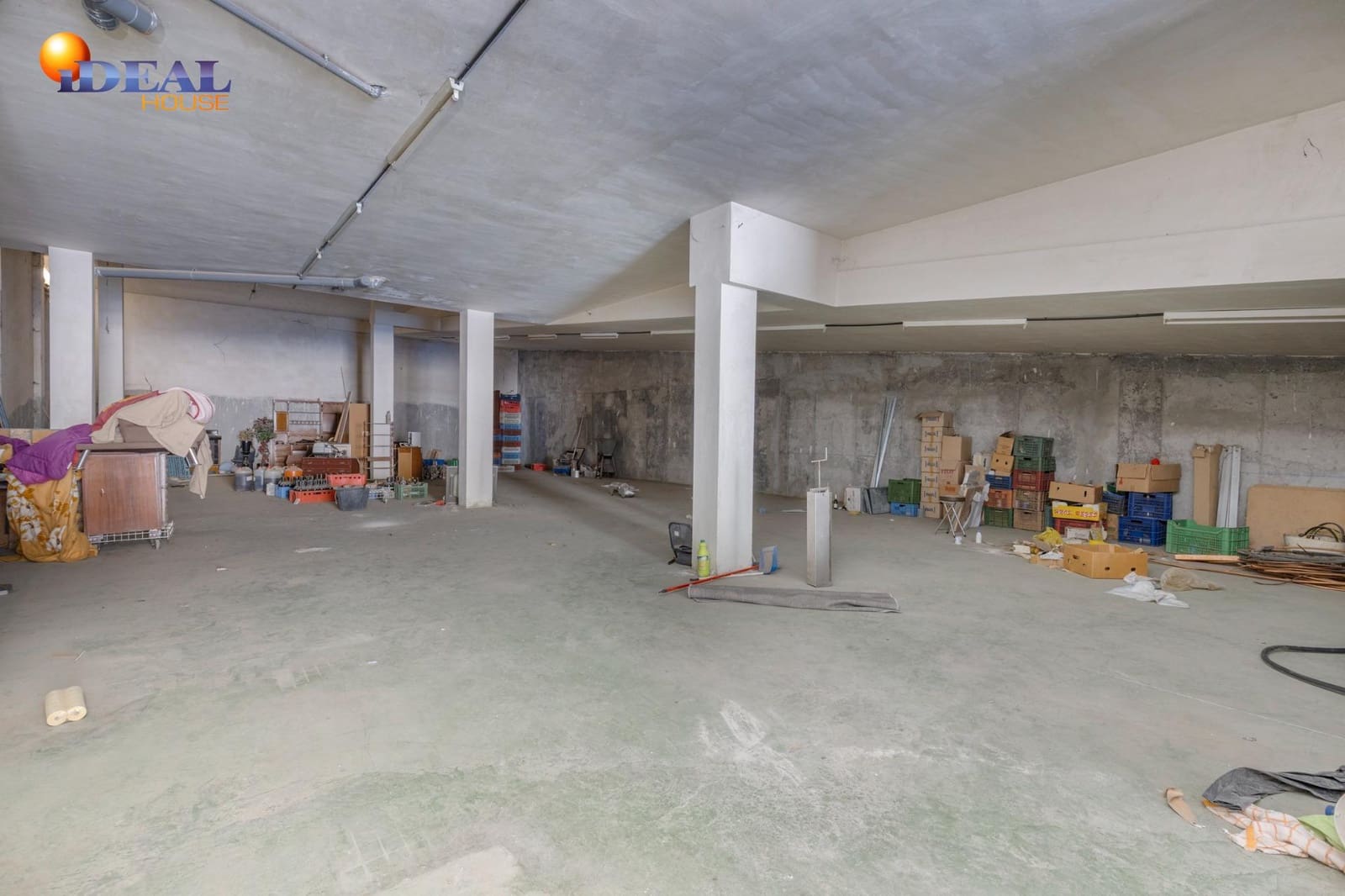 Commercial for sale in Huetor Vega - € 210,000 (Ref: 9497148)