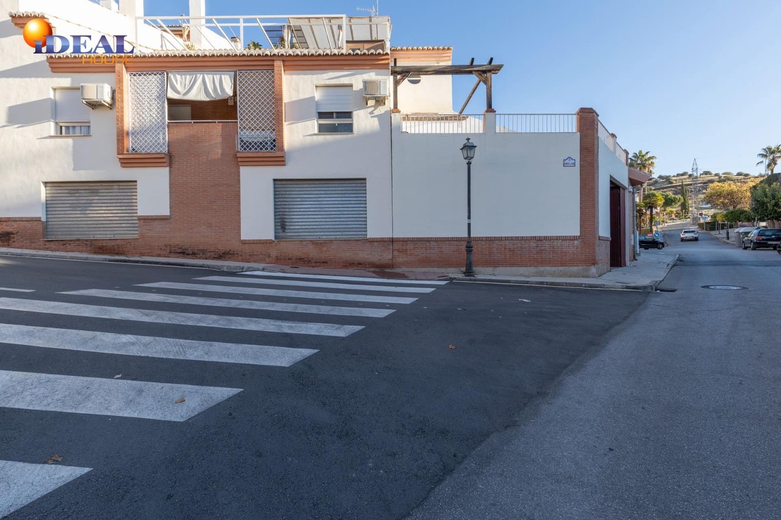 Commercial for sale in Huetor Vega - € 210,000 (Ref: 9497148)