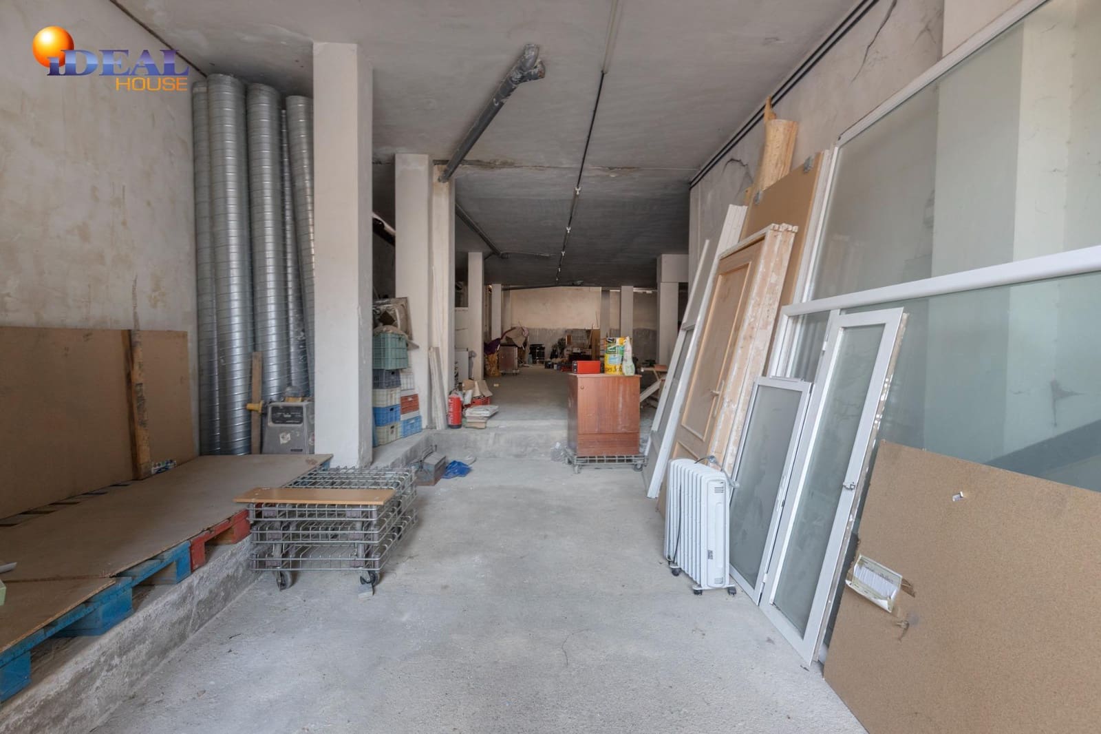 Commercial for sale in Huetor Vega - € 210,000 (Ref: 9497148)