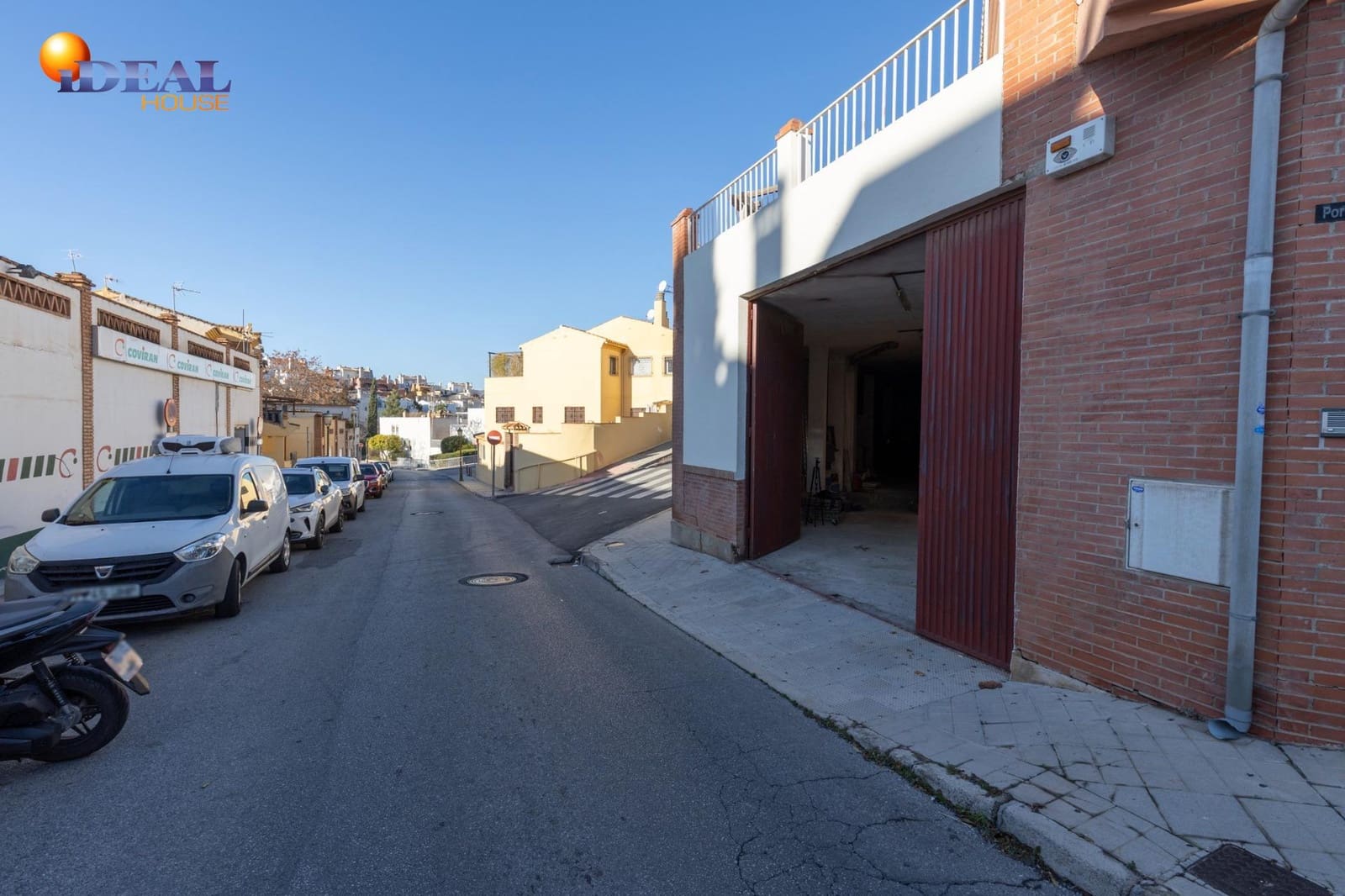 Commercial for sale in Huetor Vega - € 210,000 (Ref: 9497148)