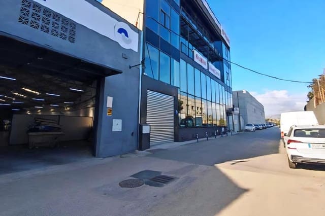 Företag att hyra i Pol Ind Haza de la Cruz, Málaga stad - 6 000 € (Ref: 9502219)