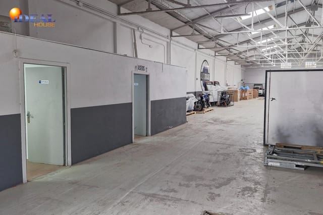 Entreprise à louer à Pol Ind Haza de la Cruz, Malaga ville - 6 000 € (Ref: 9502219)