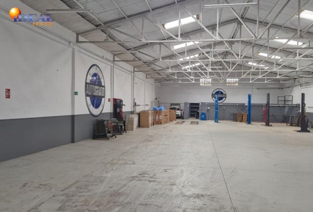 Entreprise à louer à Pol Ind Haza de la Cruz, Malaga ville - 6 000 € (Ref: 9502219)