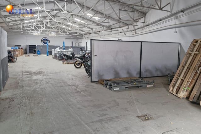 Entreprise à louer à Pol Ind Haza de la Cruz, Malaga ville - 6 000 € (Ref: 9502219)