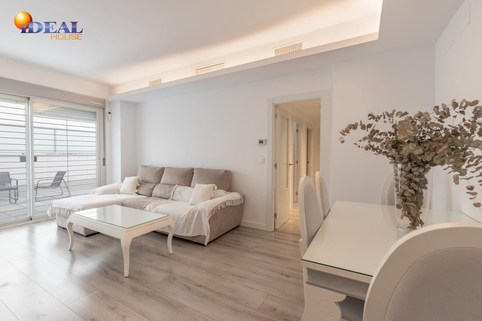 3 sypialnia Mieszkanie na sprzedaż w Miasto Grenada z basenem garażem - 324 900 € (Ref: 9502221)