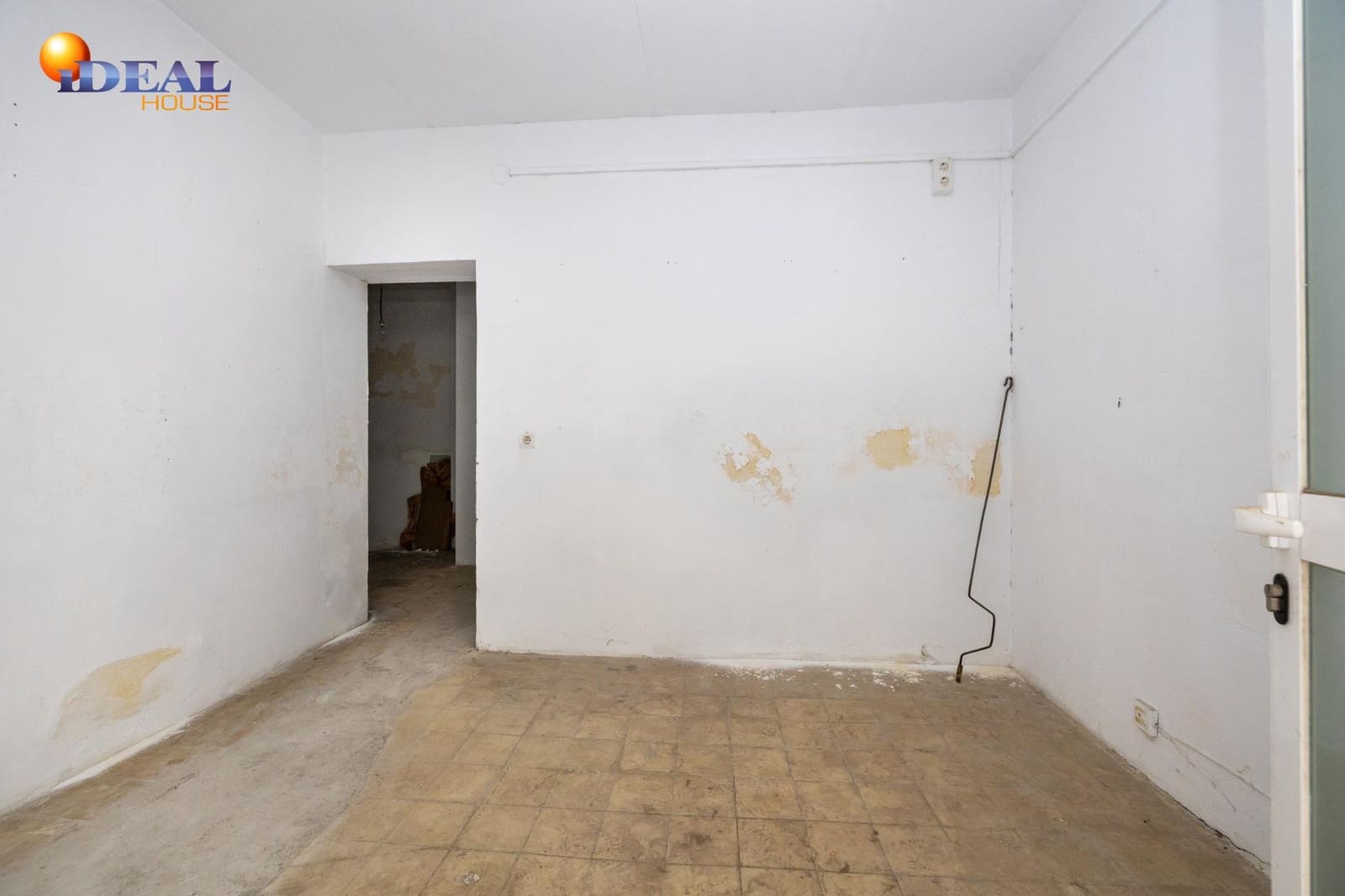 2 soveværelse Erhverv til salg i Granada by - € 55.000 (Ref: 9502223)