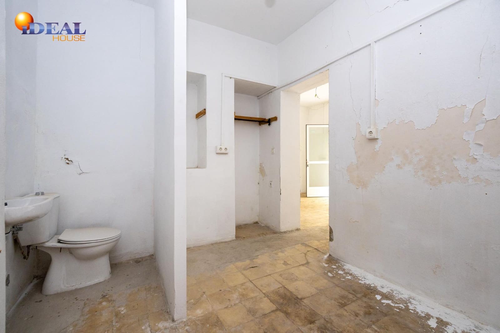 2 soveværelse Erhverv til salg i Granada by - € 55.000 (Ref: 9502223)