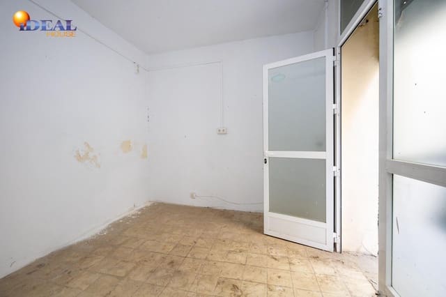 2 soveværelse Erhverv til salg i Centro, Granada by - € 55.000 (Ref: 9502223)