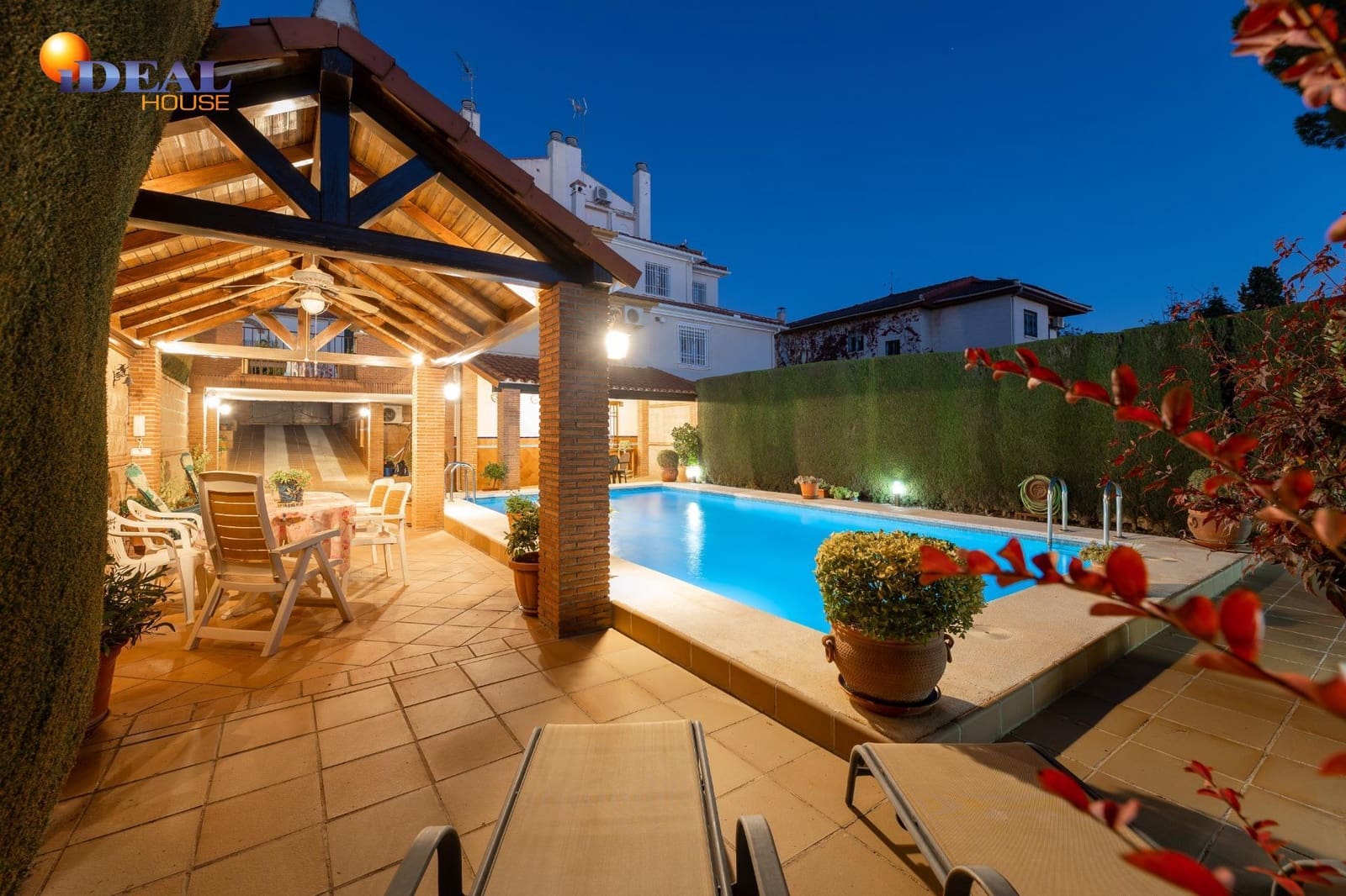 4 makuuhuone Rivitalo myytävänä paikassa Peligros mukana uima-altaan 
autotalli - 395 000 € (Ref: 9502224)