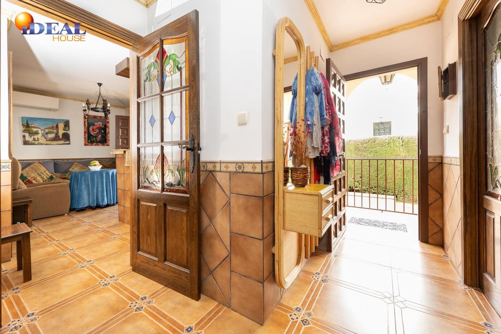 4 makuuhuone Rivitalo myytävänä paikassa Peligros mukana uima-altaan 
autotalli - 395 000 € (Ref: 9502224)