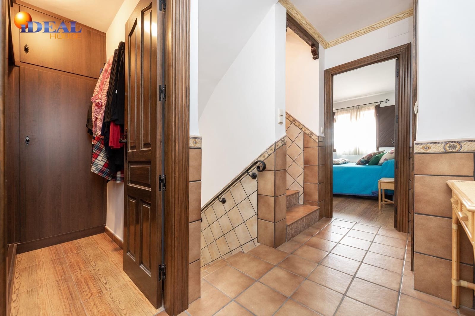 4 makuuhuone Rivitalo myytävänä paikassa Peligros mukana uima-altaan 
autotalli - 395 000 € (Ref: 9502224)