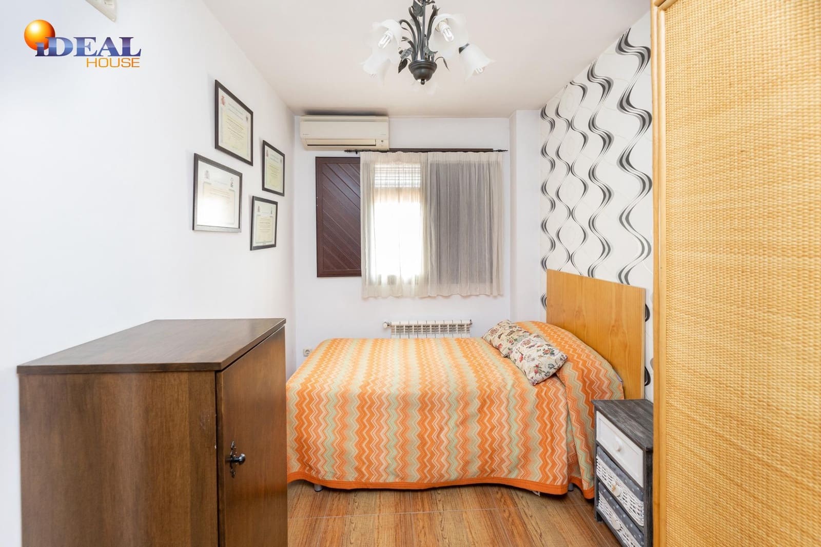 4 makuuhuone Rivitalo myytävänä paikassa Peligros mukana uima-altaan 
autotalli - 395 000 € (Ref: 9502224)