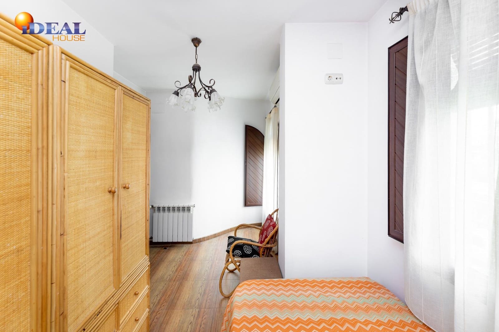 4 makuuhuone Rivitalo myytävänä paikassa Peligros mukana uima-altaan 
autotalli - 395 000 € (Ref: 9502224)