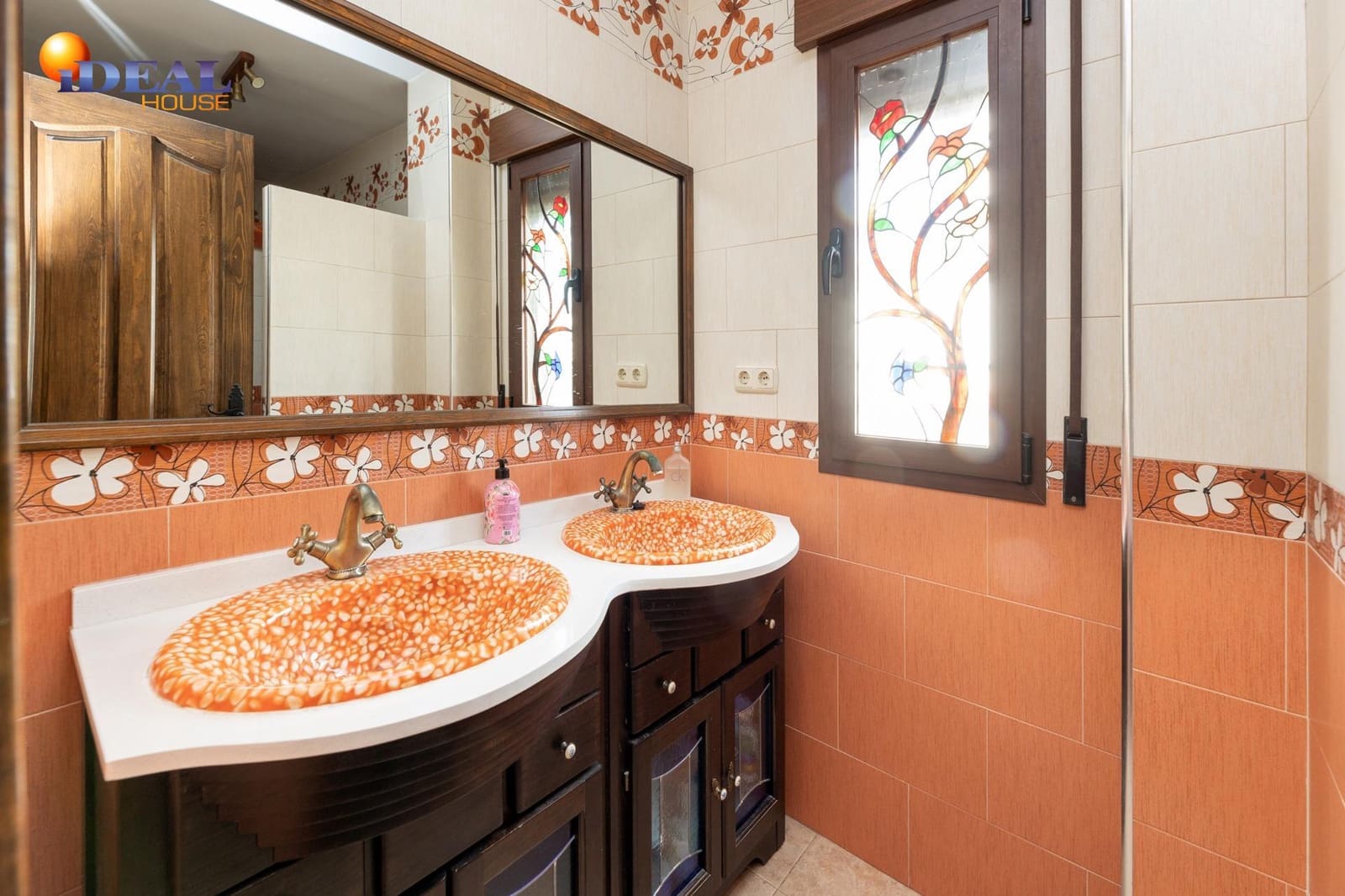 4 makuuhuone Rivitalo myytävänä paikassa Peligros mukana uima-altaan 
autotalli - 395 000 € (Ref: 9502224)