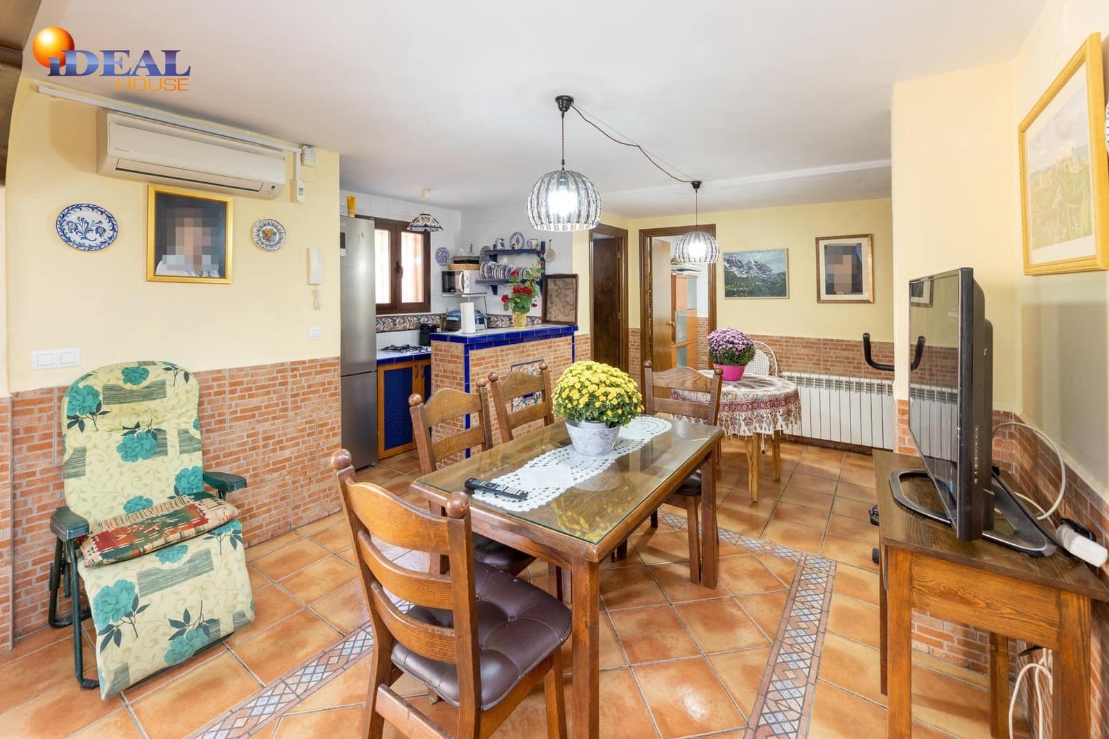 4 makuuhuone Rivitalo myytävänä paikassa Peligros mukana uima-altaan 
autotalli - 395 000 € (Ref: 9502224)