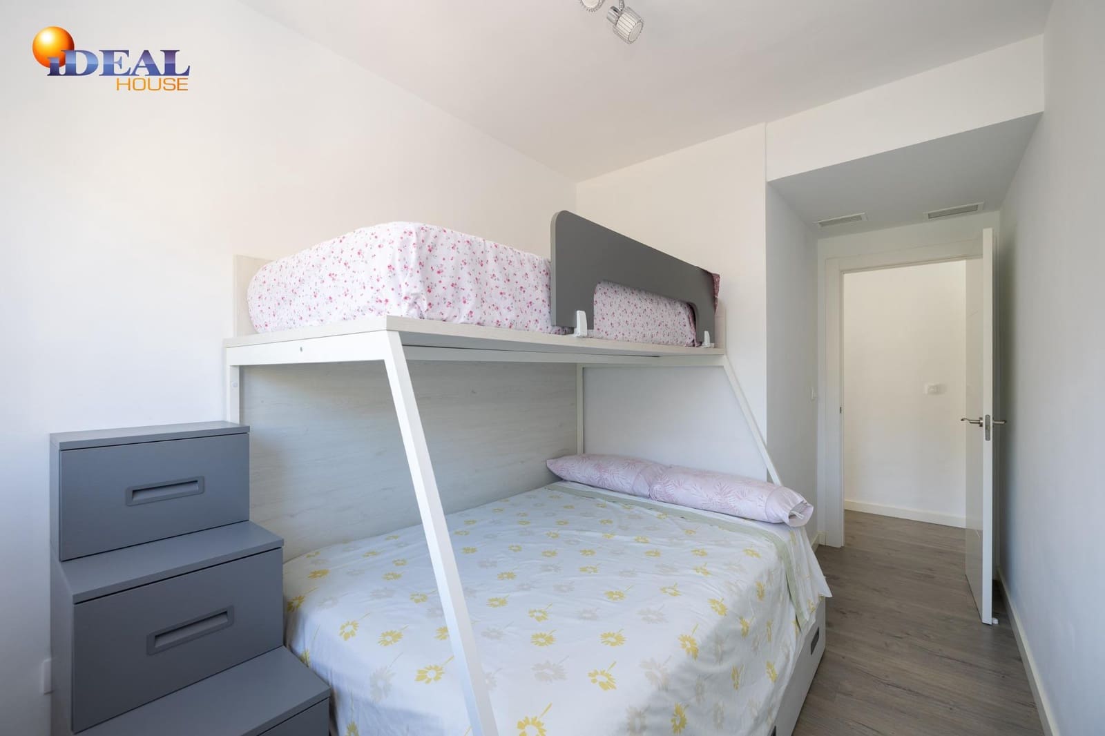 3 bedroom Flat for sale in Almunecar with pool garage - € 340,000 (Ref: 9502225)