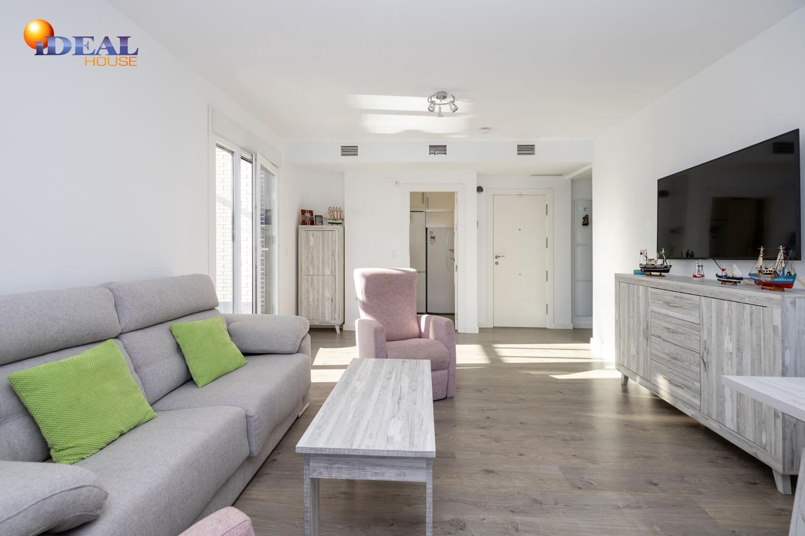 3 bedroom Flat for sale in Almunecar with pool garage - € 340,000 (Ref: 9502225)