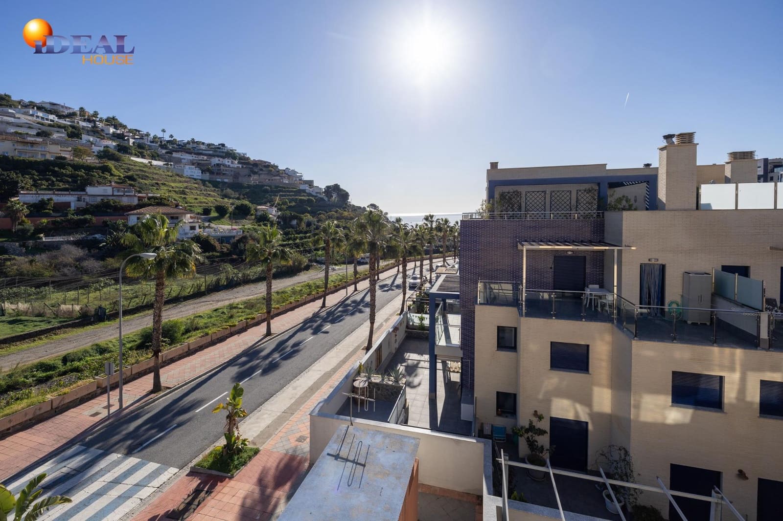 3 bedroom Flat for sale in Almunecar with pool garage - € 340,000 (Ref: 9502225)