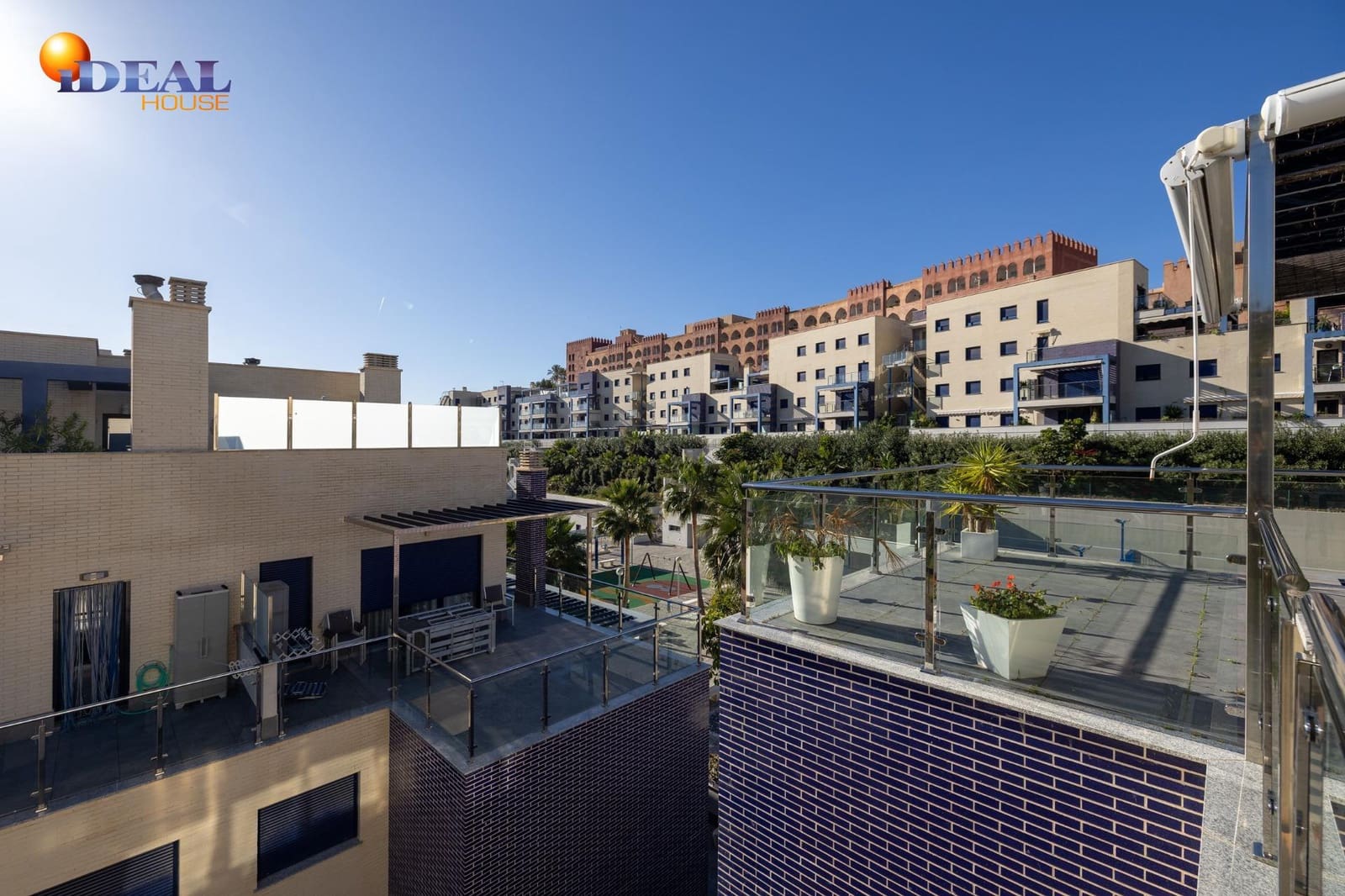 3 bedroom Flat for sale in Almunecar with pool garage - € 340,000 (Ref: 9502225)