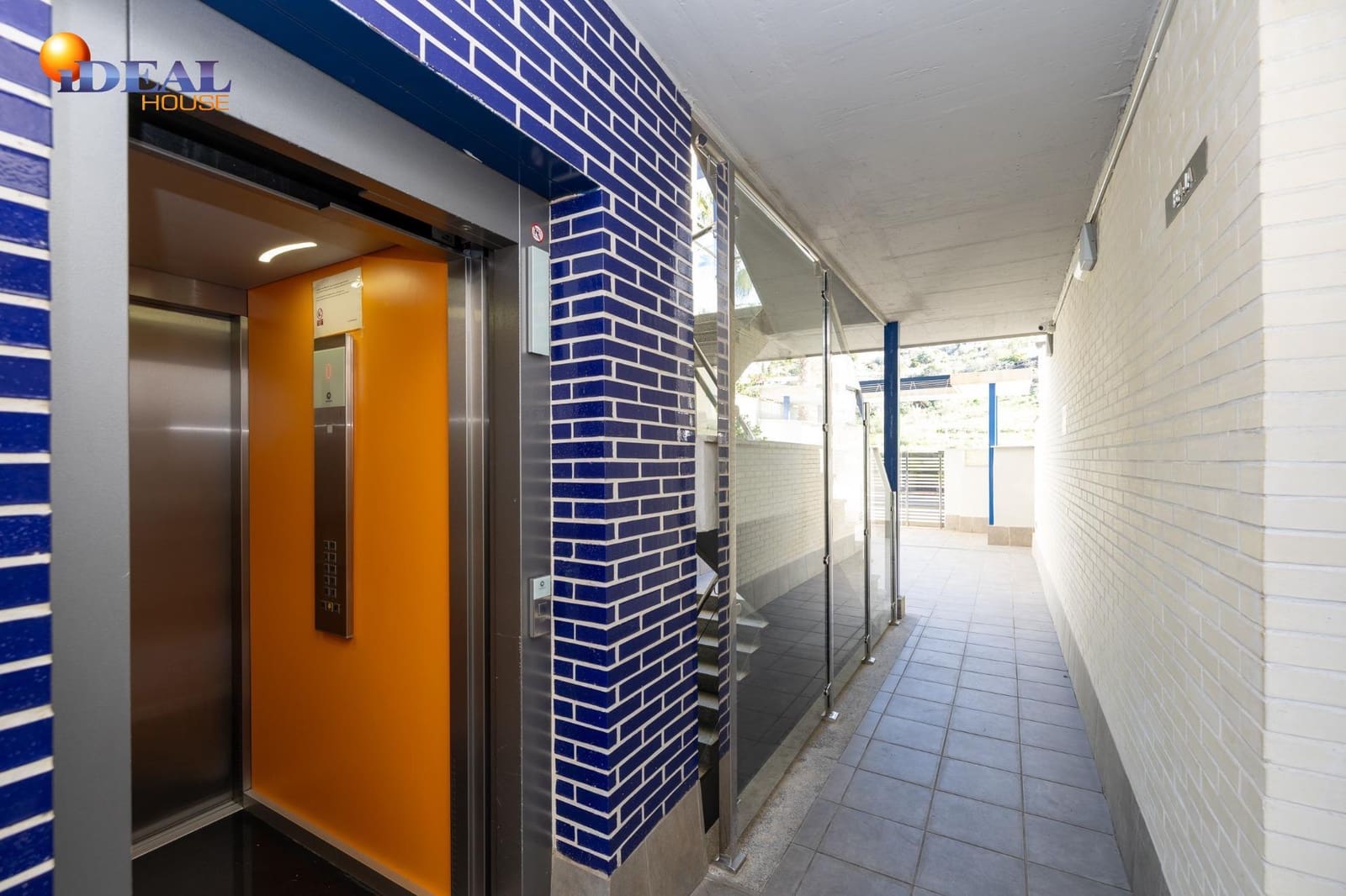 3 bedroom Flat for sale in Almunecar with pool garage - € 340,000 (Ref: 9502225)