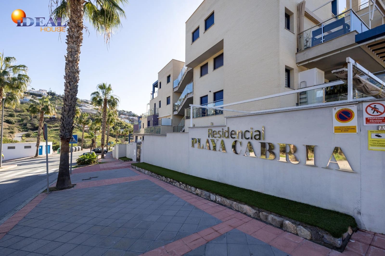 3 bedroom Flat for sale in Almunecar with pool garage - € 340,000 (Ref: 9502225)