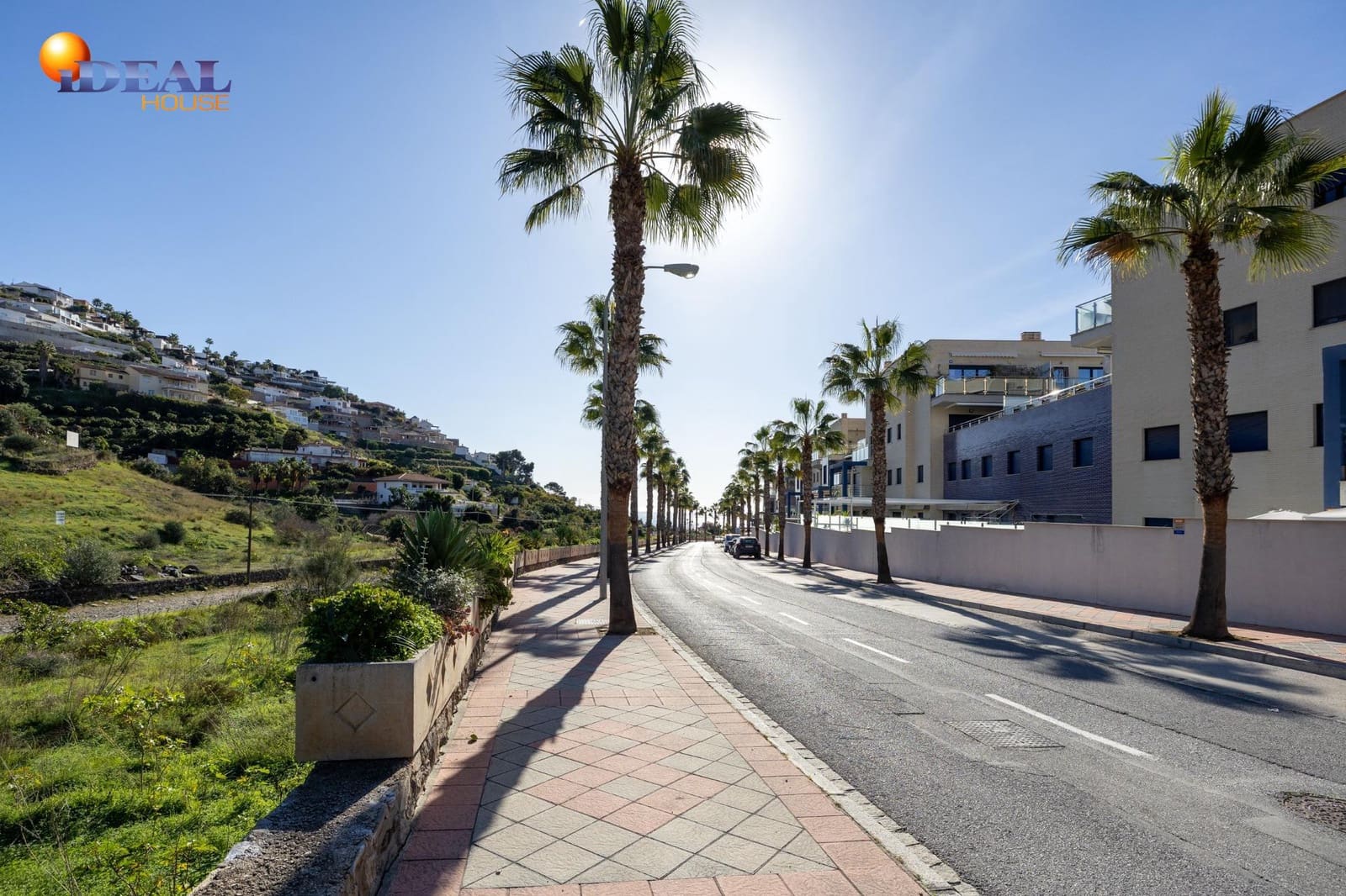 3 bedroom Flat for sale in Almunecar with pool garage - € 340,000 (Ref: 9502225)