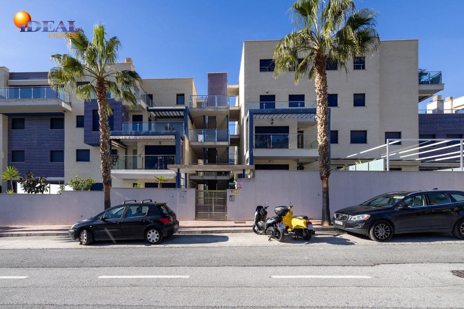 3 bedroom Flat for sale in Almunecar with pool garage - € 340,000 (Ref: 9502225)