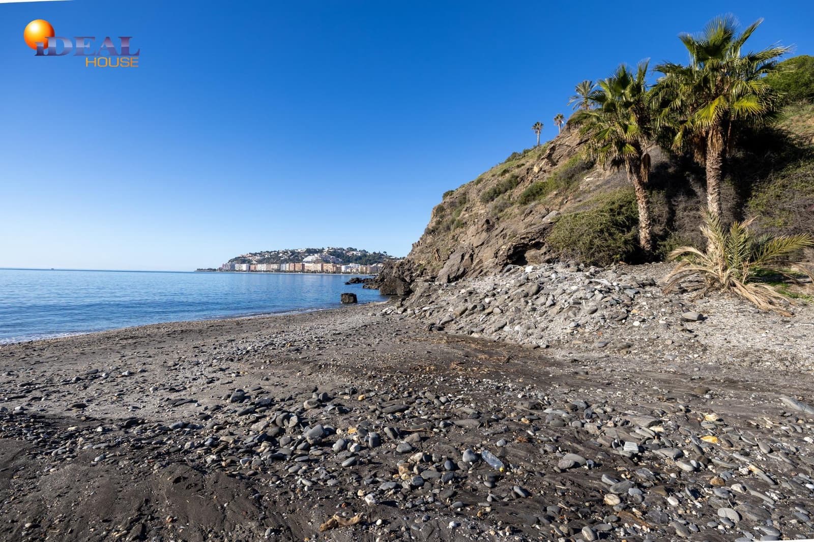 3 bedroom Flat for sale in Almunecar with pool garage - € 340,000 (Ref: 9502225)