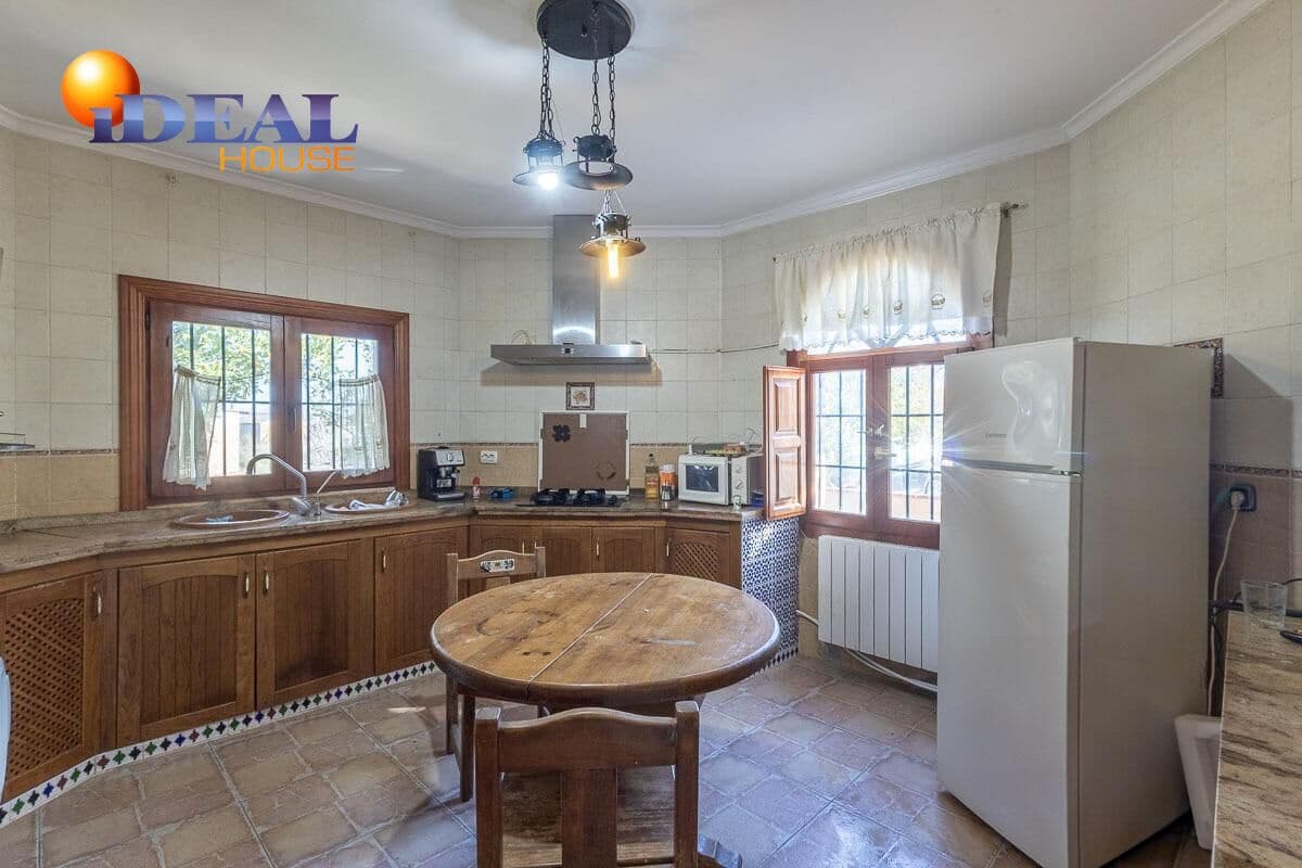 Finca/Casa Rural de 4 habitaciones en Moraleda de Zafayona en venta con piscina garaje - 260.000 € (Ref: 9508821)