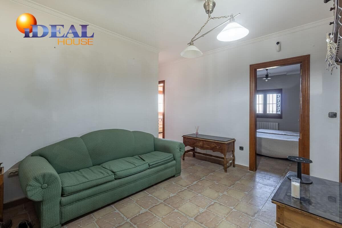 Finca/Casa Rural de 4 habitaciones en Moraleda de Zafayona en venta con piscina garaje - 260.000 € (Ref: 9508821)