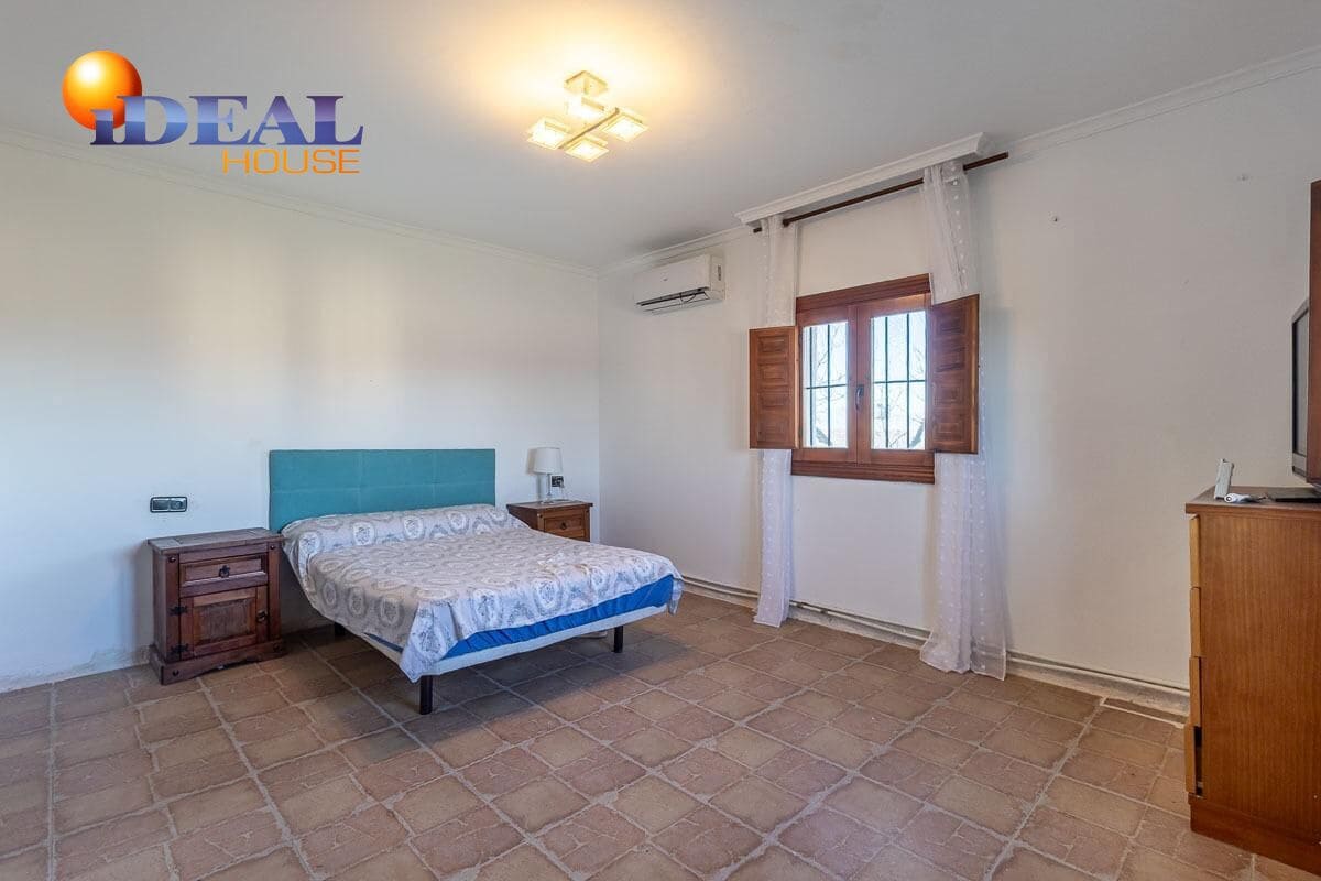 Finca/Casa Rural de 4 habitaciones en Moraleda de Zafayona en venta con piscina garaje - 260.000 € (Ref: 9508821)