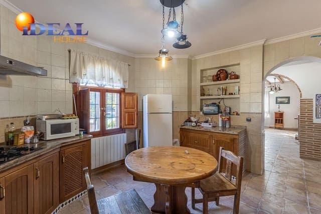 Finca/Casa Rural de 4 habitaciones en Moraleda de Zafayona en venta con piscina garaje - 260.000 € (Ref: 9508821)