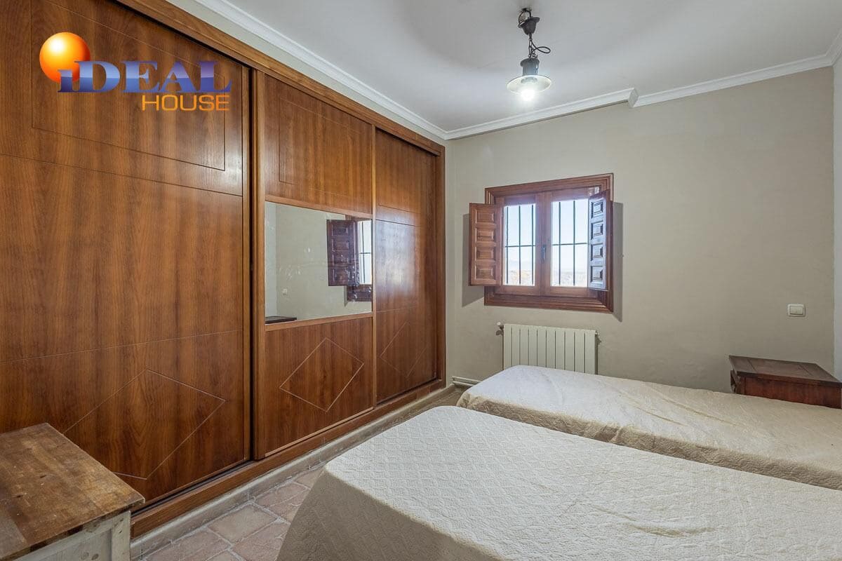 Finca/Casa Rural de 4 habitaciones en Moraleda de Zafayona en venta con piscina garaje - 260.000 € (Ref: 9508821)