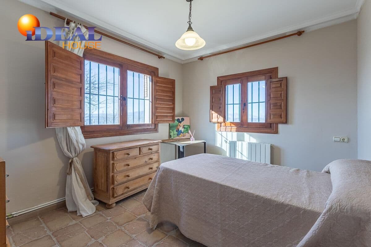 Finca/Casa Rural de 4 habitaciones en Moraleda de Zafayona en venta con piscina garaje - 260.000 € (Ref: 9508821)