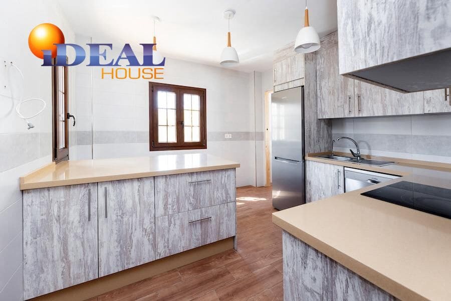 5 sypialnia Willa na sprzedaż w Albolote z basenem garażem - 350 000 € (Ref: 9508822)