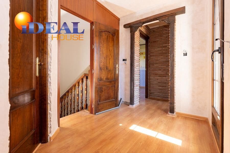 5 sypialnia Willa na sprzedaż w Albolote z basenem garażem - 350 000 € (Ref: 9508822)