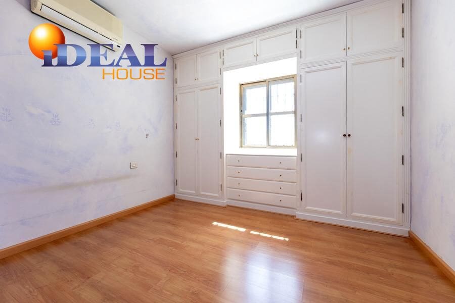 5 sypialnia Willa na sprzedaż w Albolote z basenem garażem - 350 000 € (Ref: 9508822)