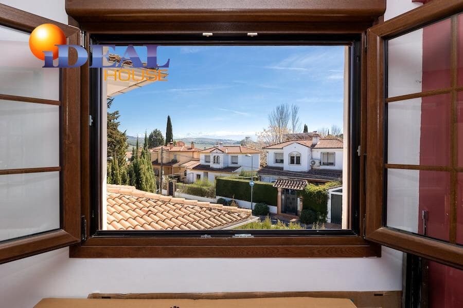 5 sypialnia Willa na sprzedaż w Albolote z basenem garażem - 350 000 € (Ref: 9508822)