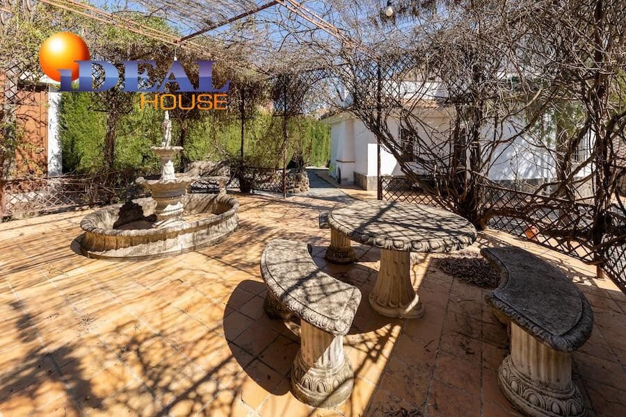 5 sypialnia Willa na sprzedaż w Albolote z basenem garażem - 350 000 € (Ref: 9508822)