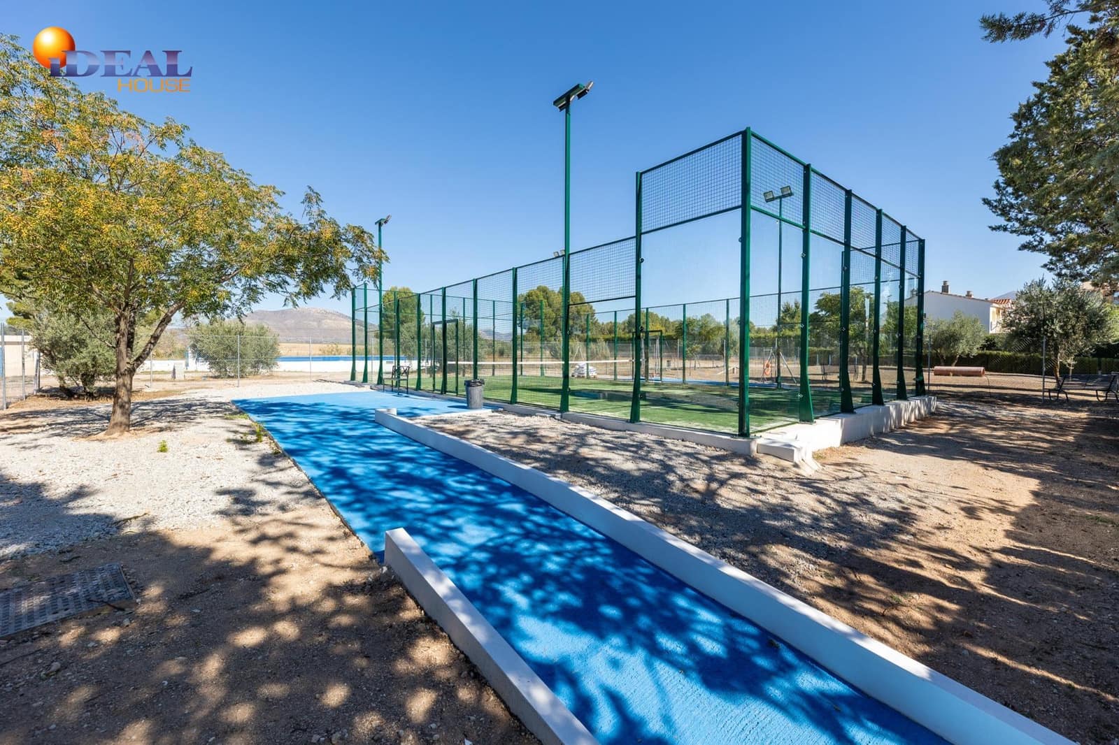 5 sypialnia Willa na sprzedaż w Albolote z basenem garażem - 350 000 € (Ref: 9508822)