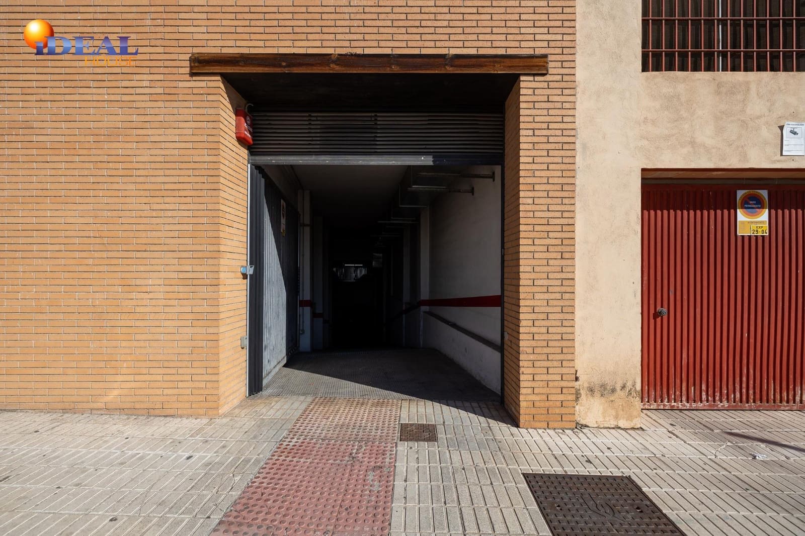 Garaż na sprzedaż w Peligros - 19 500 € (Ref: 9516030)