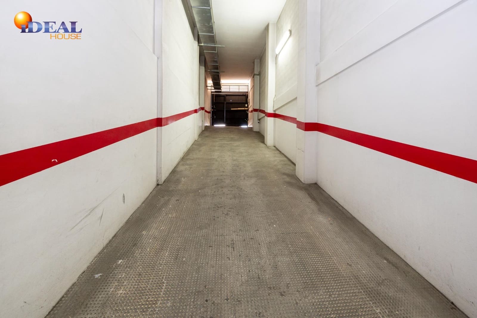 Garaż na sprzedaż w Peligros - 19 500 € (Ref: 9516030)