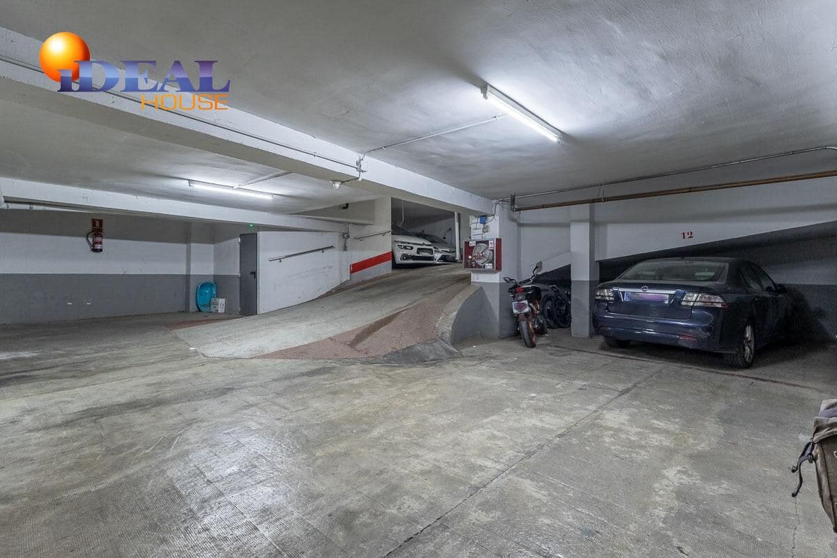 Garage till salu i Granada stad - 29 000 € (Ref: 9516031)