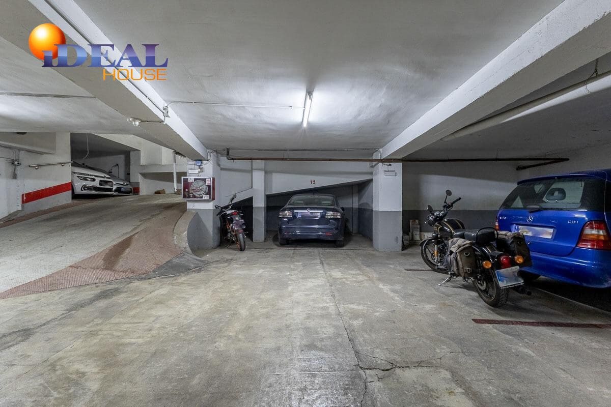Garage till salu i Granada stad - 29 000 € (Ref: 9516031)