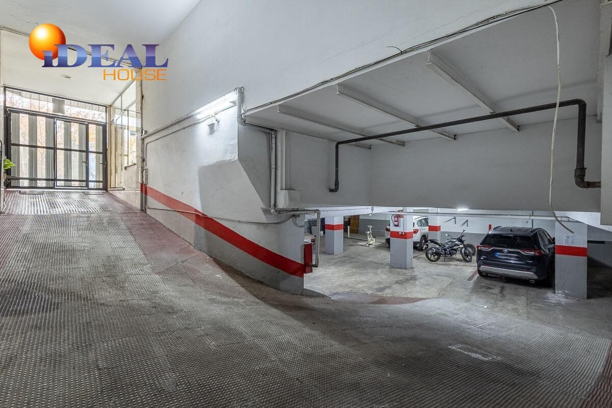 Garage till salu i Granada stad - 29 000 € (Ref: 9516031)