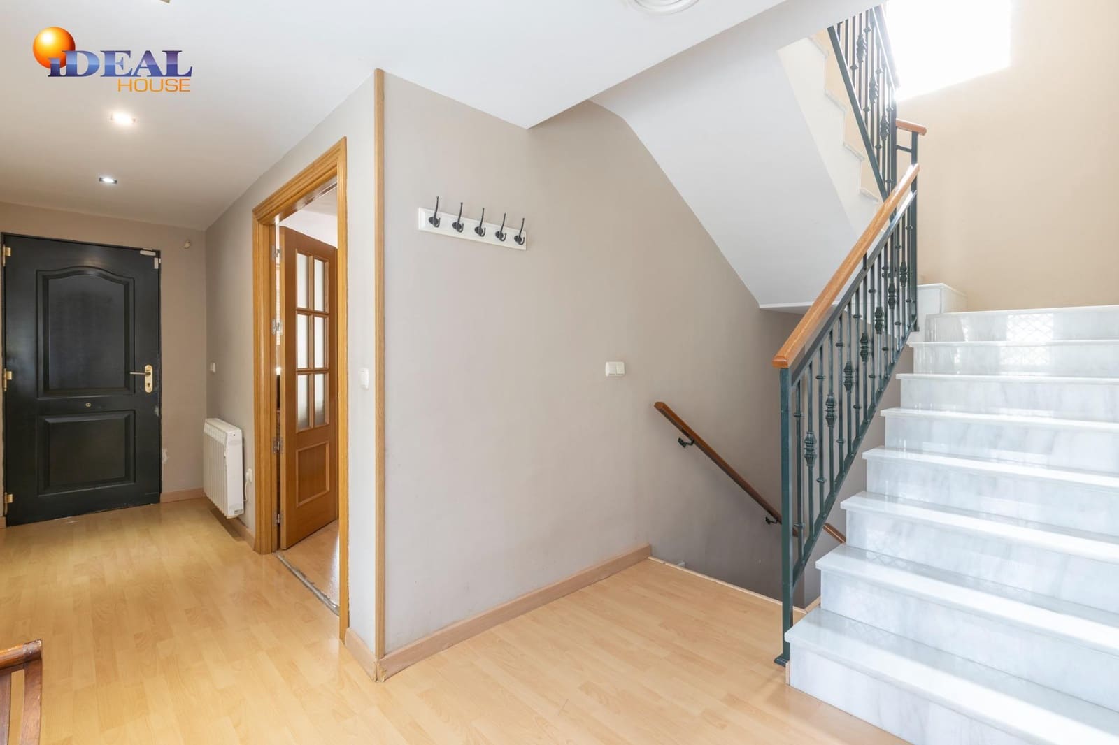 Chalet de 4 habitaciones en Albolote en venta con garaje - 309.000 € (Ref: 9516033)