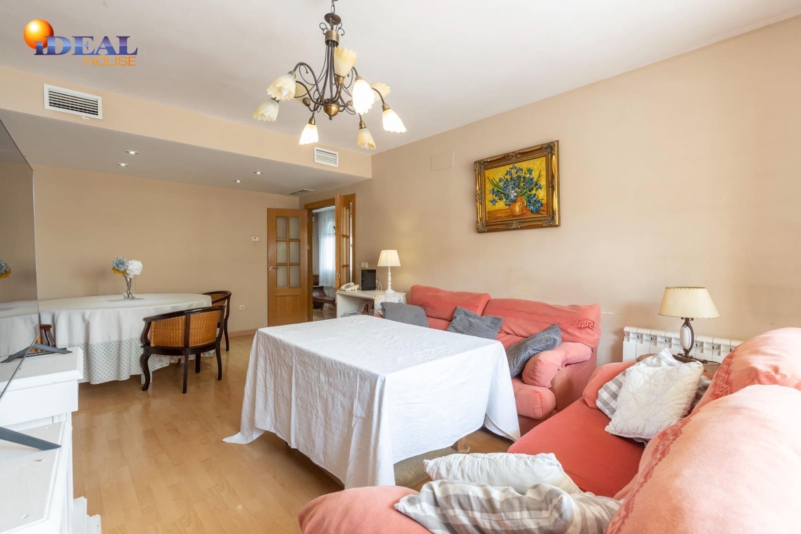 Chalet de 4 habitaciones en Albolote en venta con garaje - 309.000 € (Ref: 9516033)